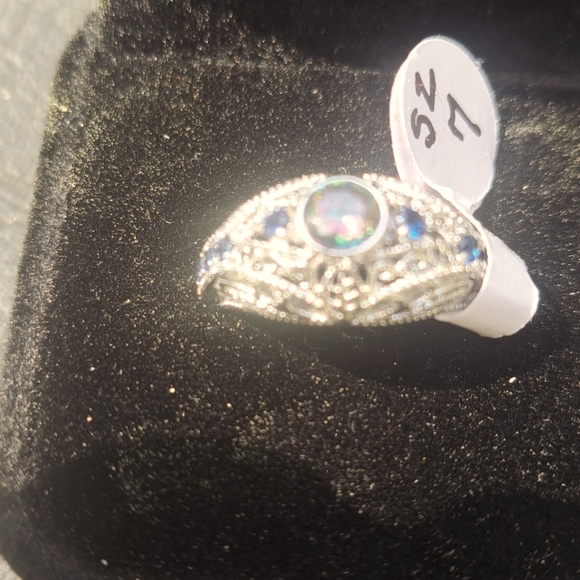 Very Pretty Filagre Ring - Picture 2 of 6